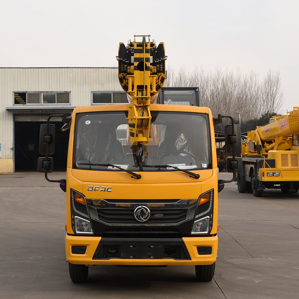 5 Ton Crane Truck